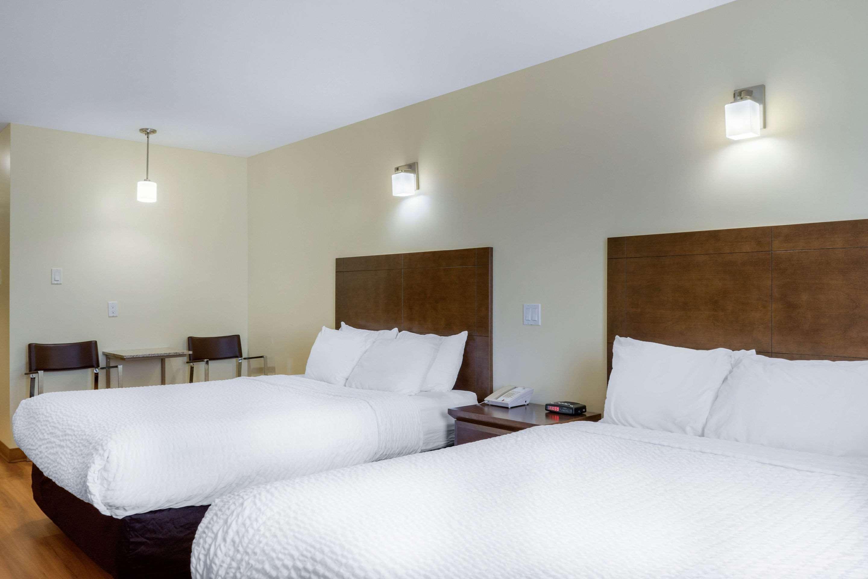 Quality Inn & Suites Winkler Exteriör bild