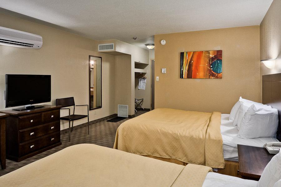 Quality Inn & Suites Winkler Exteriör bild