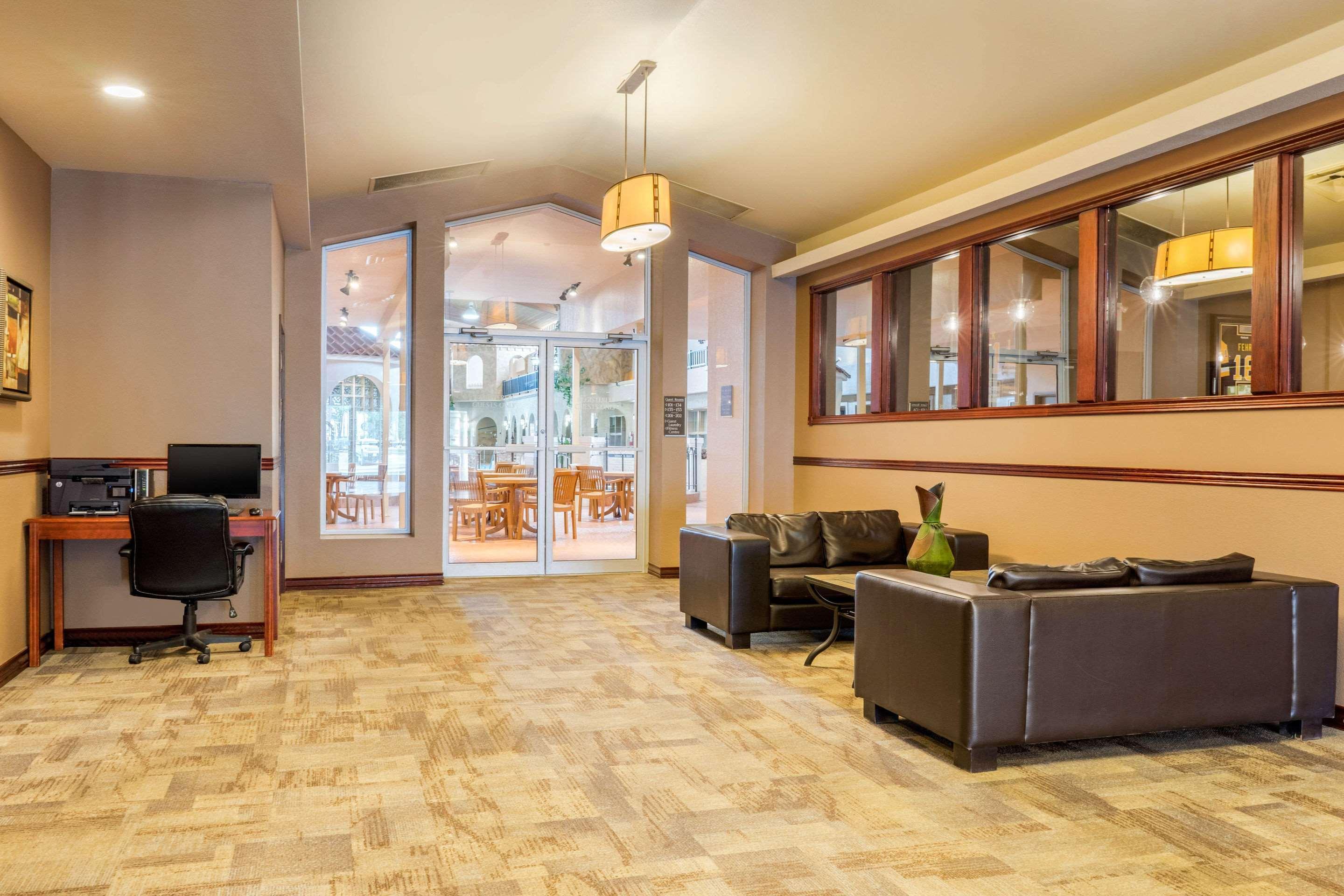 Quality Inn & Suites Winkler Exteriör bild