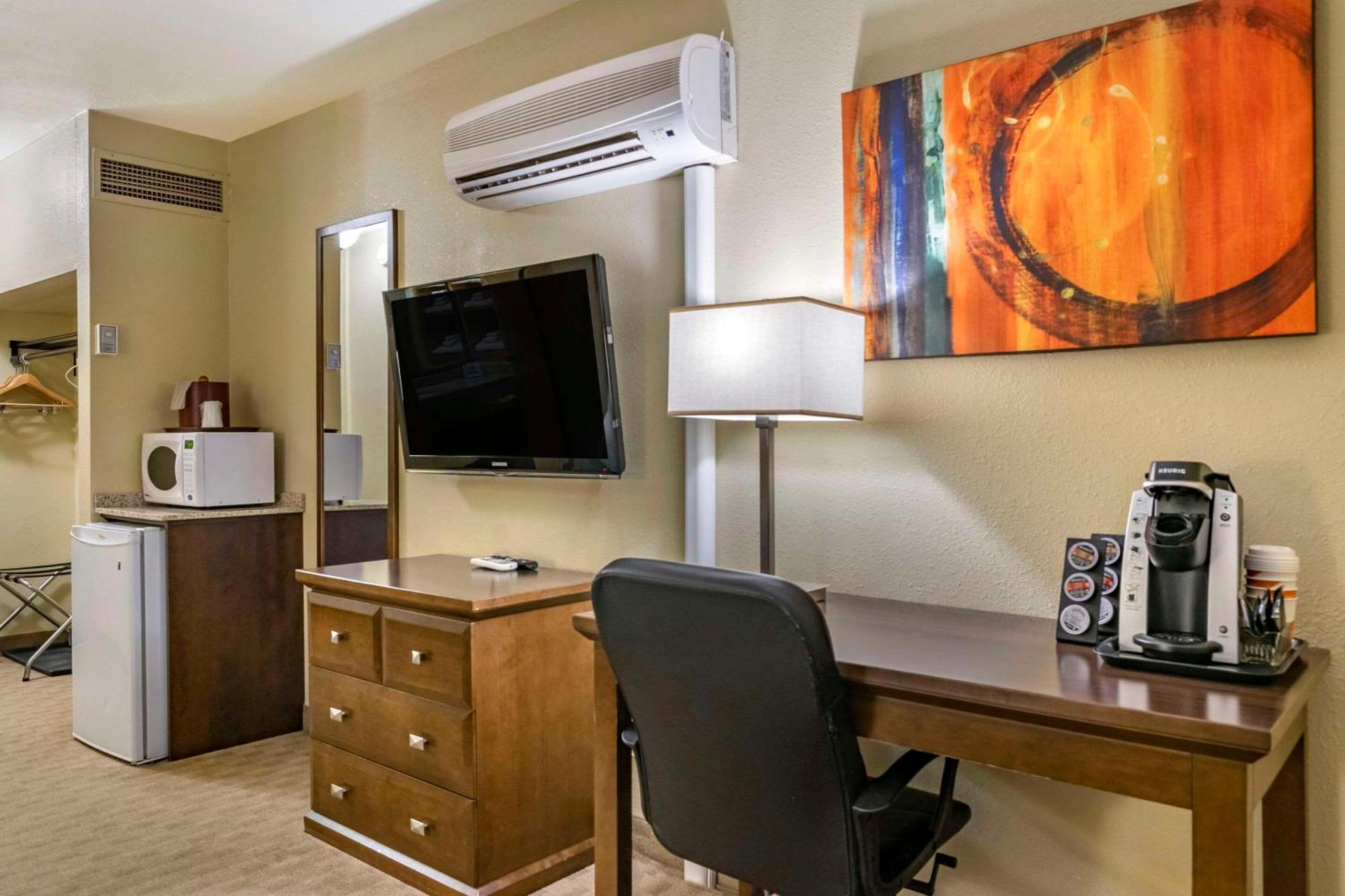 Quality Inn & Suites Winkler Exteriör bild